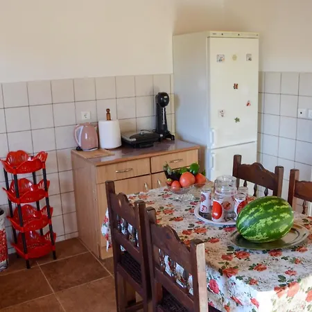 Vicky Corfu Ágios Ioánnis